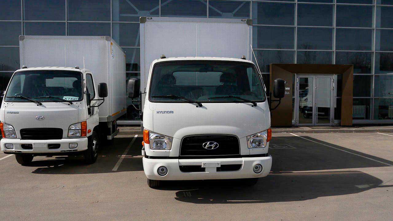 Hyundai HD78 Фургон НАЗ - кабина вид спереди