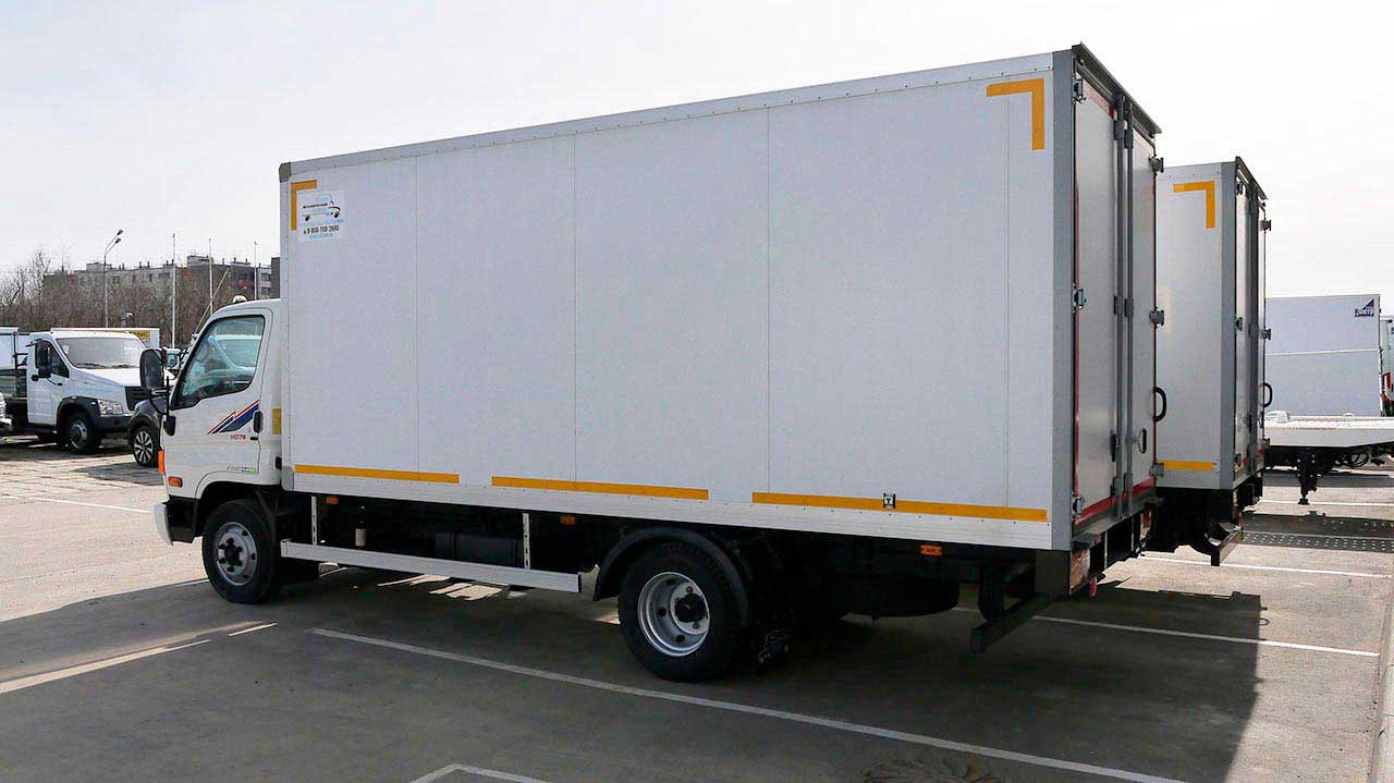 Hyundai HD78 Фургон НАЗ - вид сбоку и сзади грузовое авто