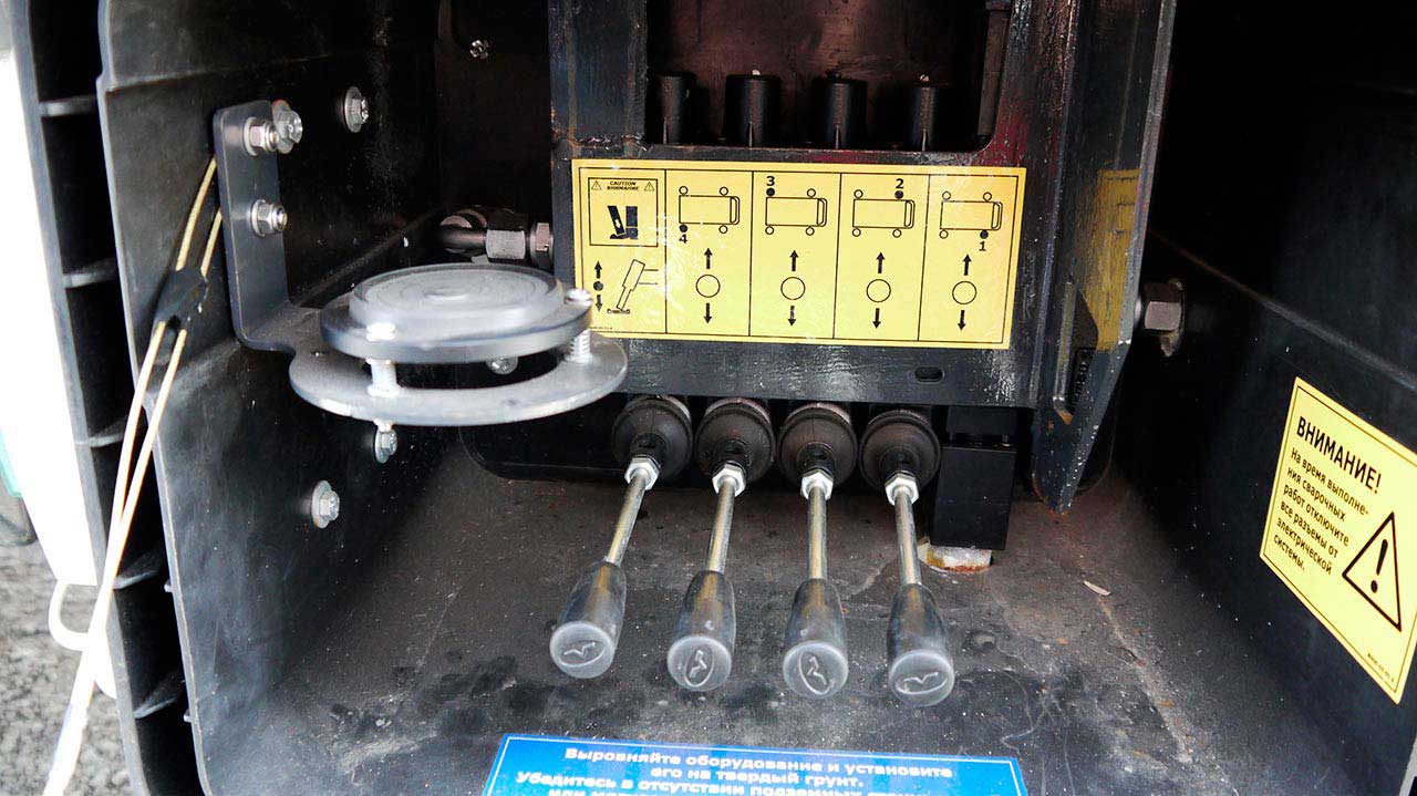 Hyundai HD 78 Palfinger распорки