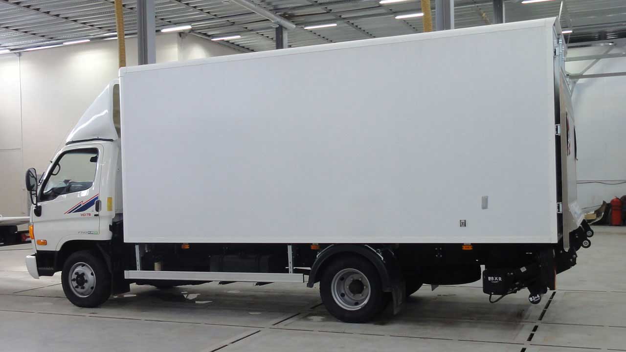 Хёндаи 78 Фургон оборудованный гидробортом