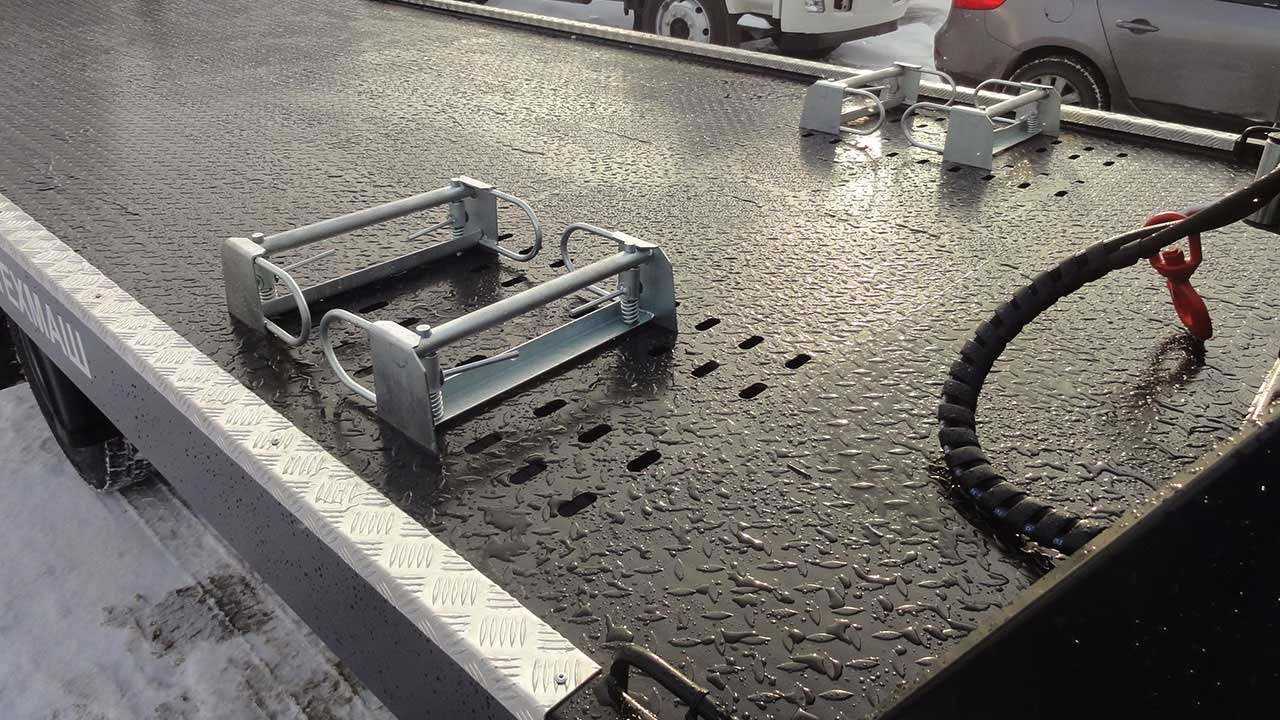 Hyundai HD78 Автоэвакуатор вид сзади