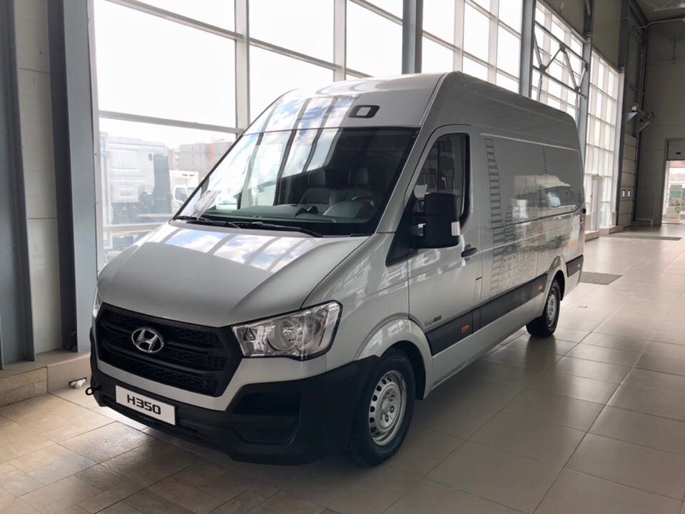 Hyundai H350 Цельнометаллический фургон - вид слева