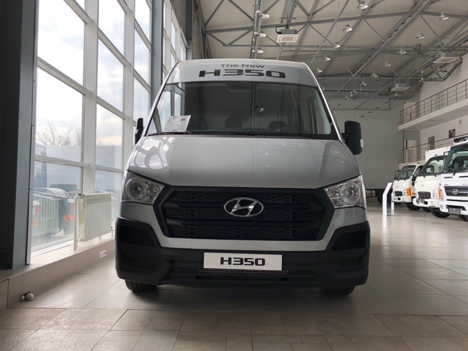 Hyundai H350 Цельнометаллический фургон - вид спереди