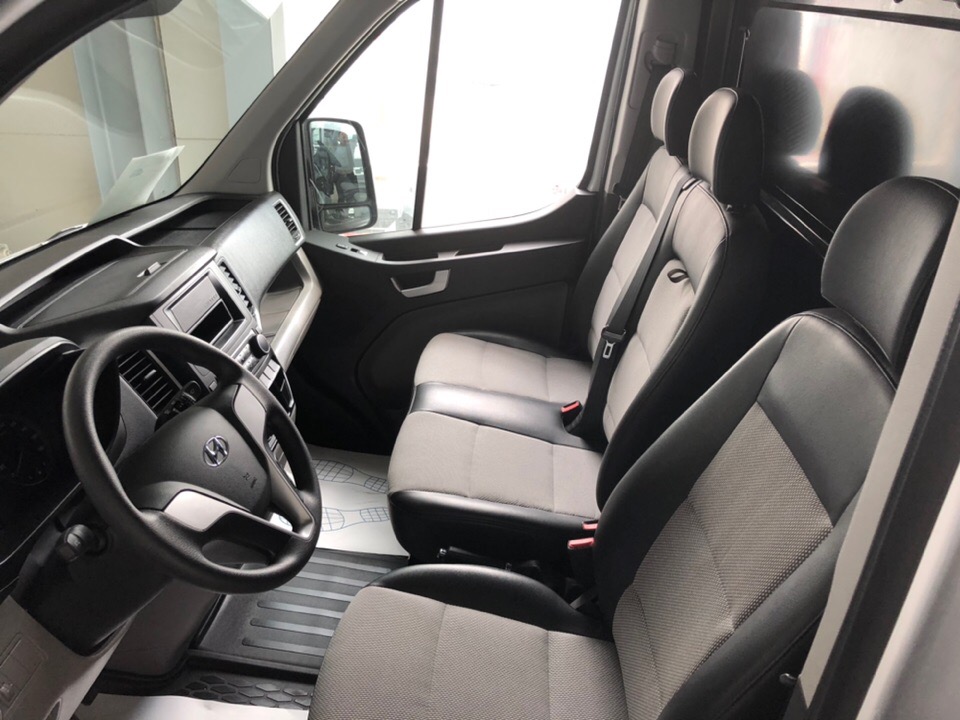 Hyundai H350 Цельнометаллический фургон - сидение водителя