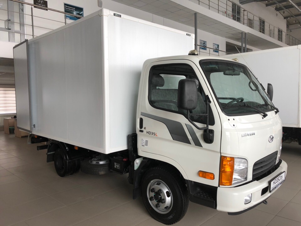 Хёндэ HD35 Фургон - спереди справа кабина