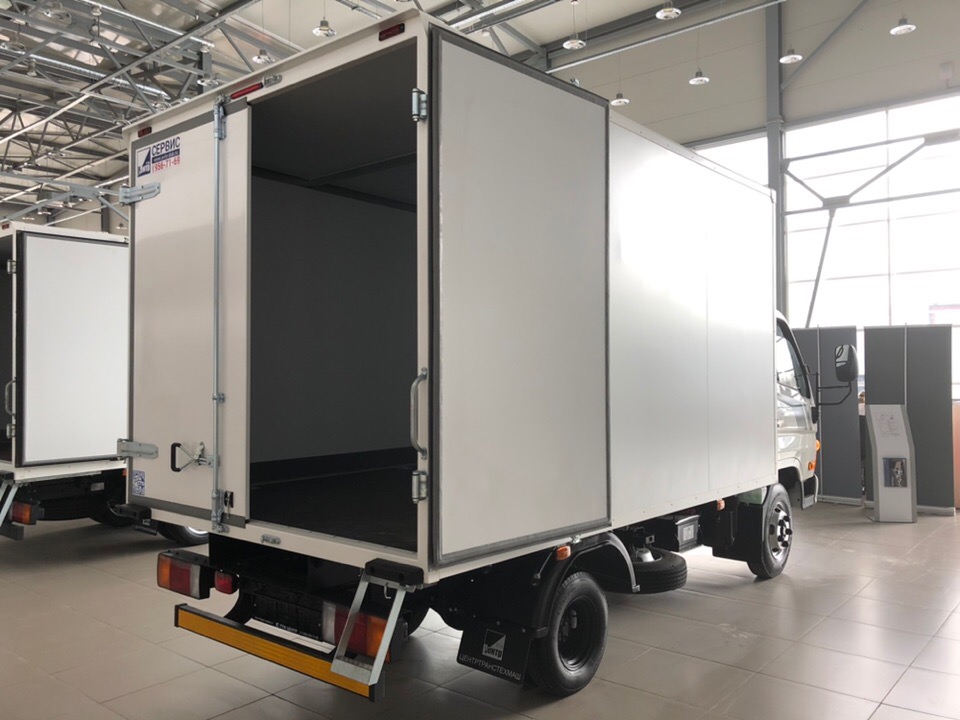 Хёндэ HD35 Фургон - вид грузовика сзади справа