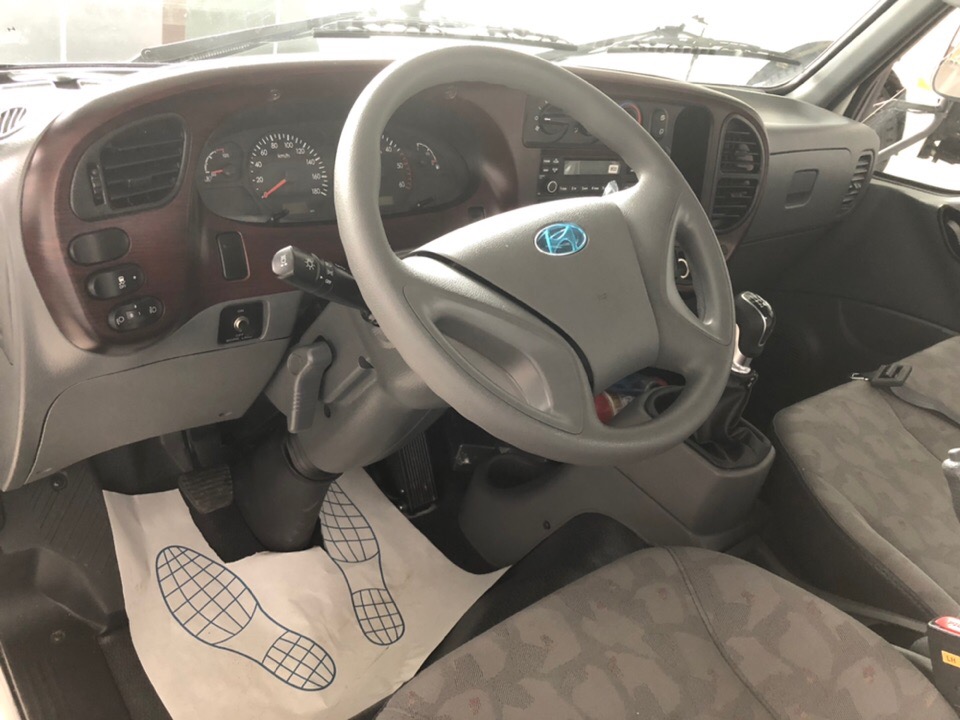 Хёндэ HD35 Фургон - руль автомобиля и органы управления